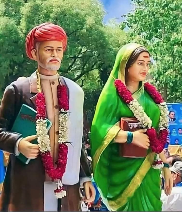 *गुरु उस सड़क की भांति है जो स्वयं तो वही रहता है। लेकिन उसके संपर्क में आने वाले को उनकी मंजिल तक पहुँचा देता हैं*। 
*आप सभी को शिक्षक दिवस की हार्दिक बधाई और शुभकामनाएं*💐💐 #शिक्षक_दिवस <a href="/AzadSamajParty/">Aazad Samaj Party - Kanshi Ram</a> <a href="/BhimArmy_BEM/">भीम आर्मी भारत एकता मिशन</a> <a href="/BhimArmyChief/">Chandra Shekhar Aazad</a> <a href="/VinayRatanSingh/">Vinay Ratan Singh</a> <a href="/SatendraVidrohi/">Satyendra Vidrohi</a>