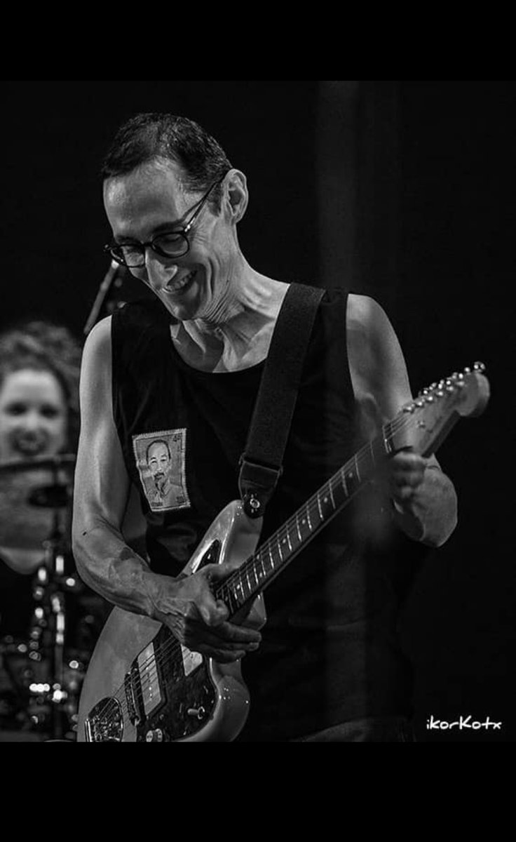 6 urte joan zinenetik, eta inoiz baino presenteago, kontzertu bakoitzean, nota bakoitzean, arnas bakoitzean, gaur juxtu hilabete bat besterik ez dela gelditzen bira hau amaitzeko.

(Argazkia <a href="/ikorkotx/">ikor Kotx</a> - Donostia FM&amp;Micaela Chalmeta Big Band #AdarraSaria )