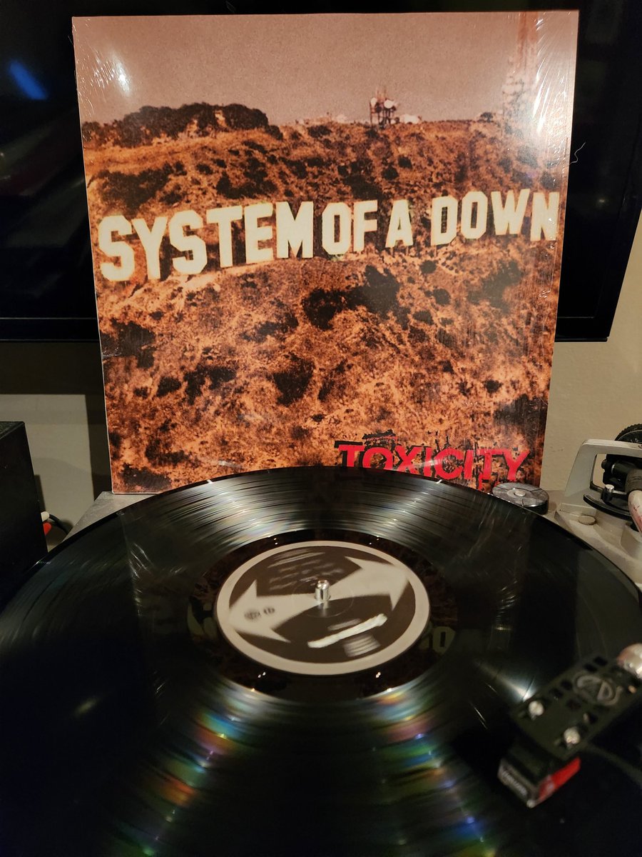 SpinVinyl1's tweet image. 24 years ago on  Sept 4th System Of  A Down released their breakthrough album Toxicity. This album was huge in the early 2000's. They had a cool unique sound. They have currently been on a stadium tour despite no album in 20 years.
#SystemOfADown #SOAD #Toxicity #vinylrecords
