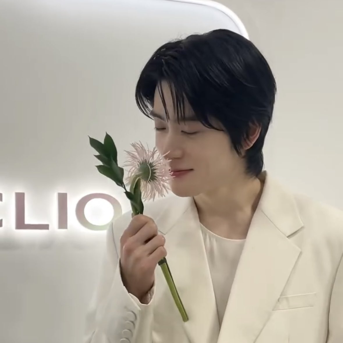 _nneocityy's tweet image. 🤍🤍🤍