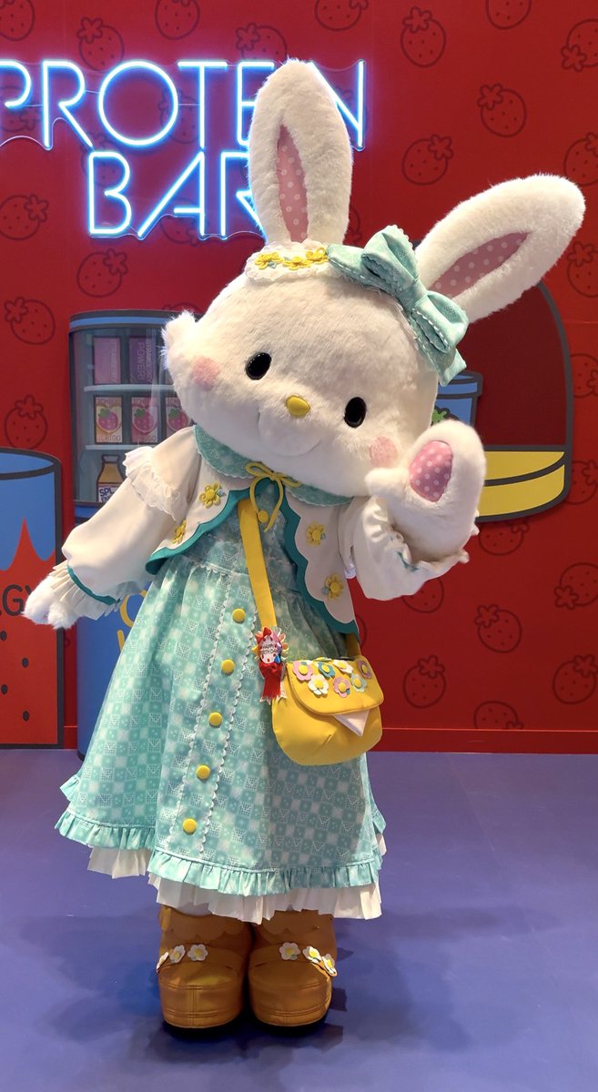 karinmellflower's tweet image. キャラグリレジデンスのメルちゃんが突然新衣装に変わっていました！！
すぅーーっごくかわいい🥰
スタッフの方のお話ですとこれがキャラグリでの基本衣装になるとのことです。
私的には去年のクリスマスのメルちゃん以来の衝撃でした！
#サンリオピューロランド
#ウィッシュミーメル