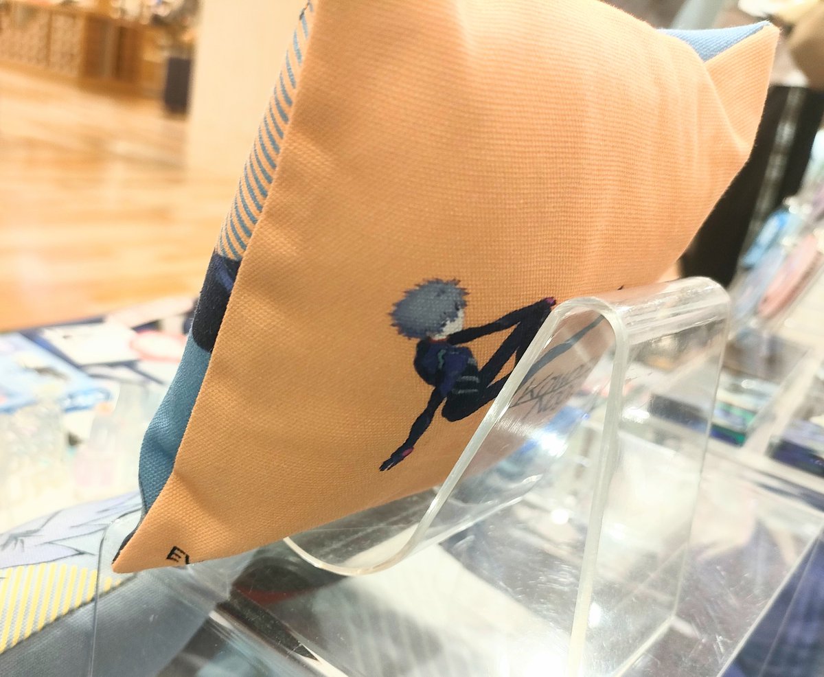 毎日エヴァストア9/5 現在の様子

来週金曜から発売されるカヲルくんグッズが先行展示されてます✨

うそっ😍試しに撮ってみたら、ミニ座布団の裏にもカヲルくんがいるっ✨😍✨

他のグッズはリプ欄へ

↓続く