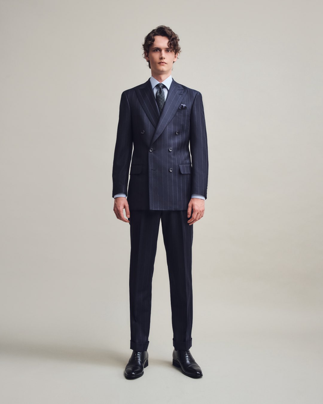 美品★Ermenegildo Zegna ダブルブレストオーダースーツ 金ボタンでZEGNA (ゼニア) のダブルブレストスーツ。デザイン