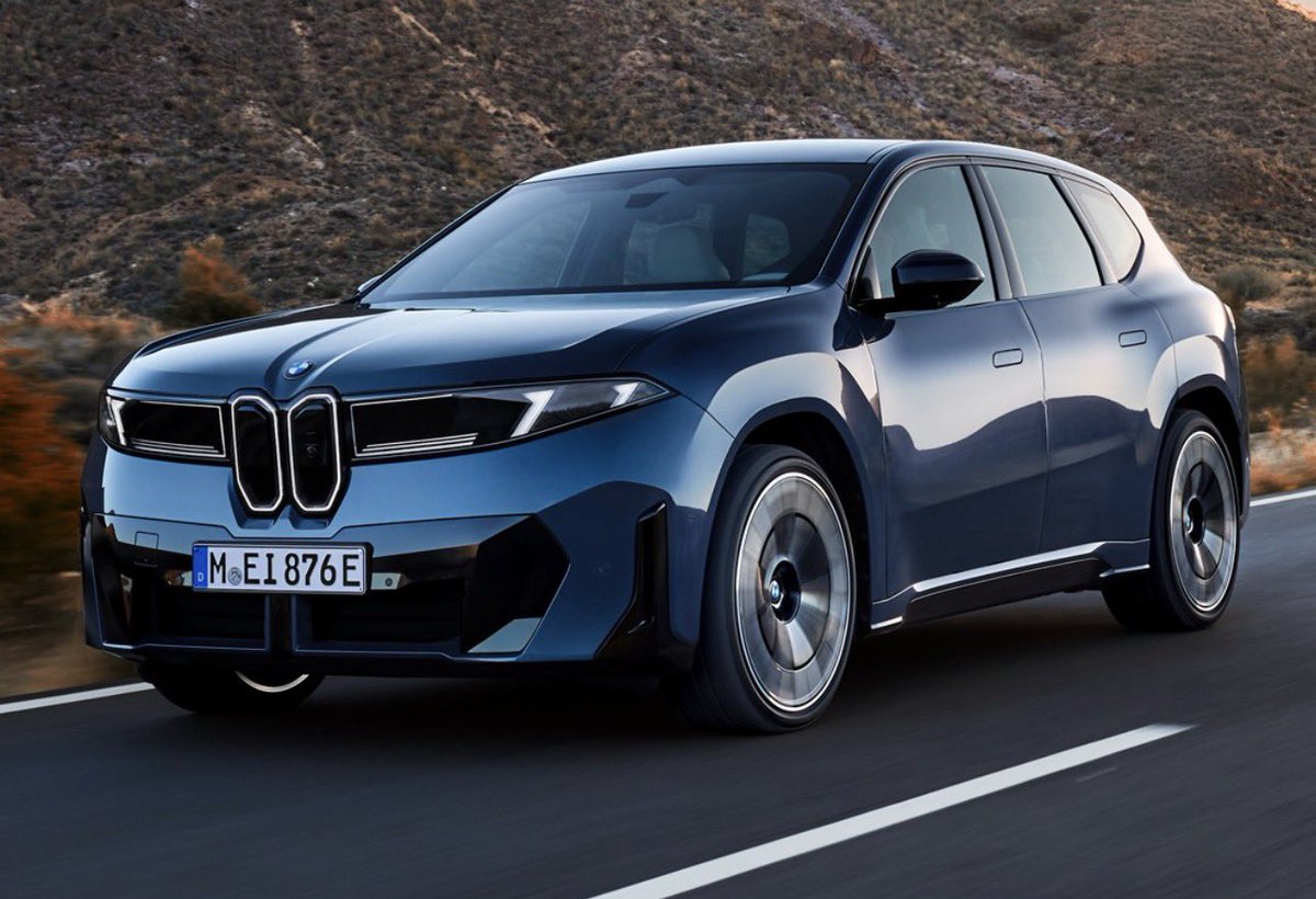 niccruzpatane's tweet image. BMW just released their new iX3 

• Base Price $60,000 USD
• Up to 400 mi range (50i xDrive)
• 463 hp, 0-60 mph in 4.7 seconds 
• NACS port
• 800-Volt Architecture
• Bi-directional charging 
• Up to 400 kW charging 
• Optional Hands-Free Highway Driving System