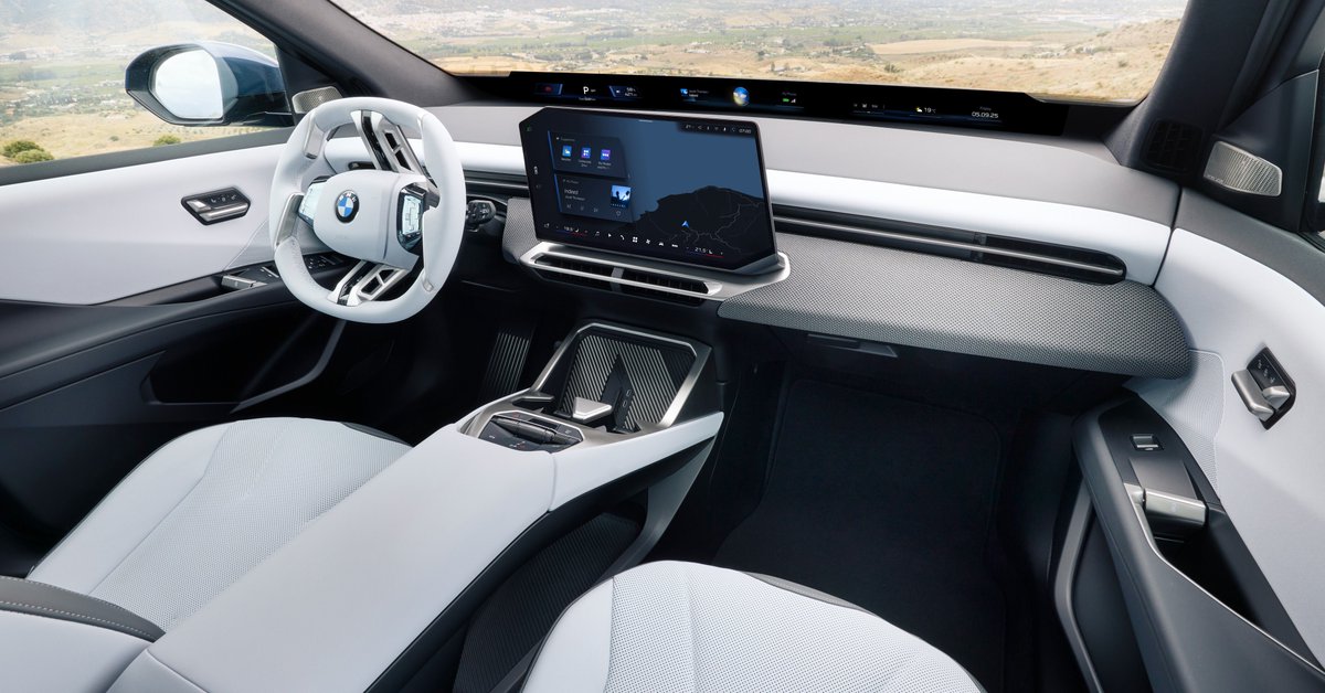 niccruzpatane's tweet image. BMW just released their new iX3 

• Base Price $60,000 USD
• Up to 400 mi range (50i xDrive)
• 463 hp, 0-60 mph in 4.7 seconds 
• NACS port
• 800-Volt Architecture
• Bi-directional charging 
• Up to 400 kW charging 
• Optional Hands-Free Highway Driving System