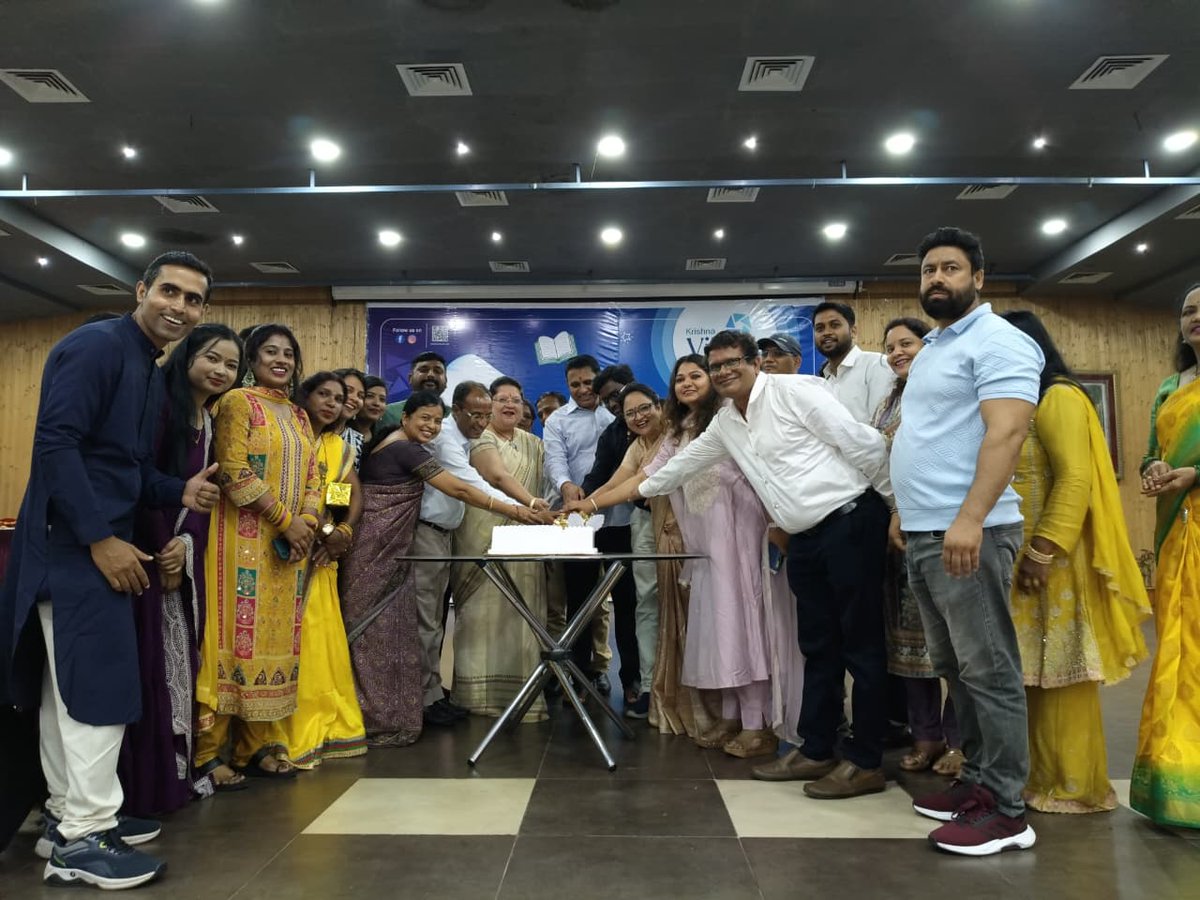 iamdmkrishna's tweet image. On this occasion of Teachers’ Day, I express my gratitude to all teachers of Krishna Vikash Group of Institutions, Raipur for their relentless service. You are the torchbearers of knowledge and the architects of tomorrow.

#krishnavikash #kvgi #TeachersDay2025