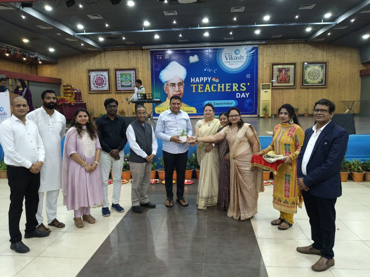 iamdmkrishna's tweet image. On this occasion of Teachers’ Day, I express my gratitude to all teachers of Krishna Vikash Group of Institutions, Raipur for their relentless service. You are the torchbearers of knowledge and the architects of tomorrow.

#krishnavikash #kvgi #TeachersDay2025