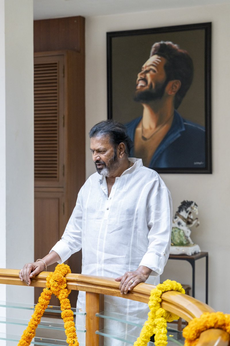 Manoj Manchu🙏🏻❤️ (@heromanoj1) on Twitter photo To the best teacher who has guided me at every step, Happy Teachers’ Day <a href="/themohanbabu/">Mohan Babu M</a> nanna garu ❤️❤️
And to all the wonderful teachers who continue to shape our lives, my heartfelt wishes on this special day 🙏🏻🙏🏻
#HappyTeachersDay To the best teacher who has guided me at every step, Happy Teachers’ Day <a href="/themohanbabu/">Mohan Babu M</a> nanna garu ❤️❤️
And to all the wonderful teachers who continue to shape our lives, my heartfelt wishes on this special day 🙏🏻🙏🏻
#HappyTeachersDay