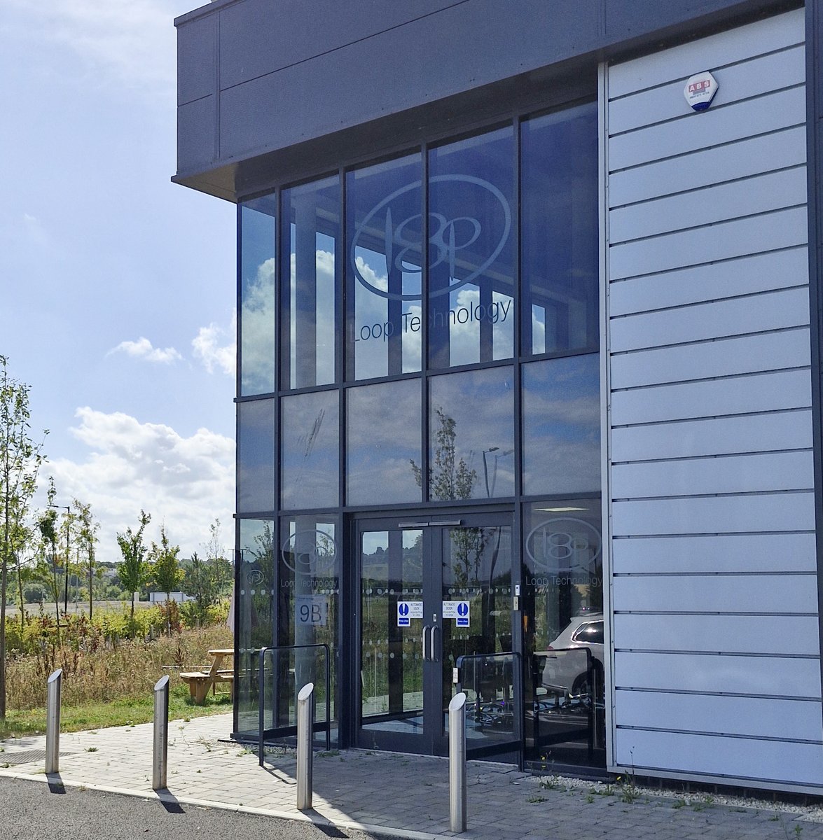 Loop_Technology's tweet image. 🎉The recent opening of our Sheffield office marks an exciting new chapter for Loop Technology, as we continue to expand across the UK, alongside our HQ in Dorchester, Dorset and additional office in Bristol.
🏭 This new facility will provide a strategic new base in South…