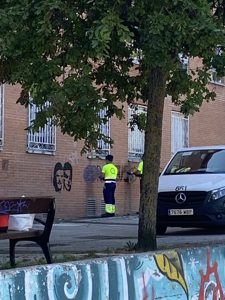 Gasteizko udalak beste behin ere erakutsi du herri honen memoria defendatzearen aurka dagoela, Euskal Herriaren alde borrokatu zutenen aldeko aldarriak ezabatuz.

Ez dute lortuko, guk haien lekukoa hartu eta askatasunaren alde bultzatzen jarraituko dugu!

Irailak 14 Donostiara!