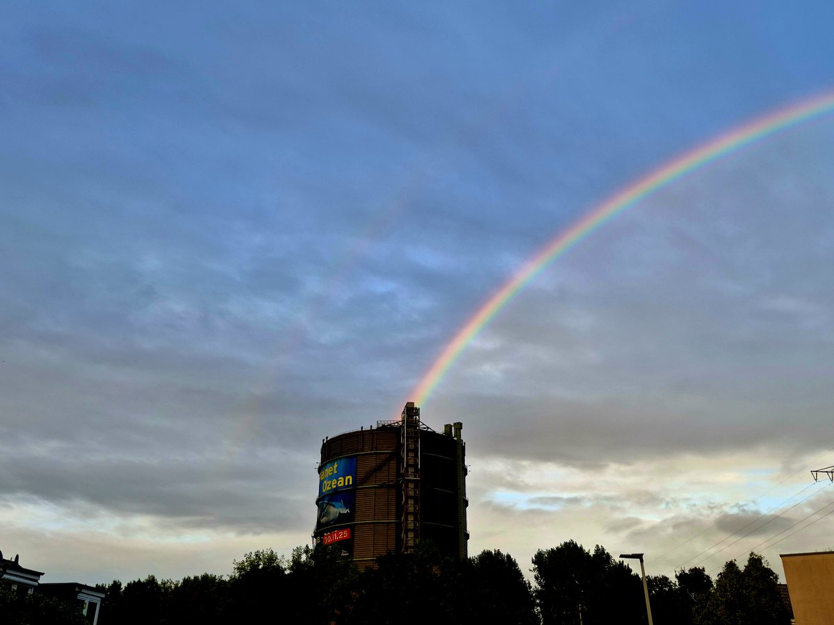 Regen und „Tonne“, das passt schon ganz gut. Perfekt wurde es dann am letzten Freitag, als noch der Regenbogen dazu kam. Bertram Rupietta hielt diesen Moment mit seiner Kamera fest.