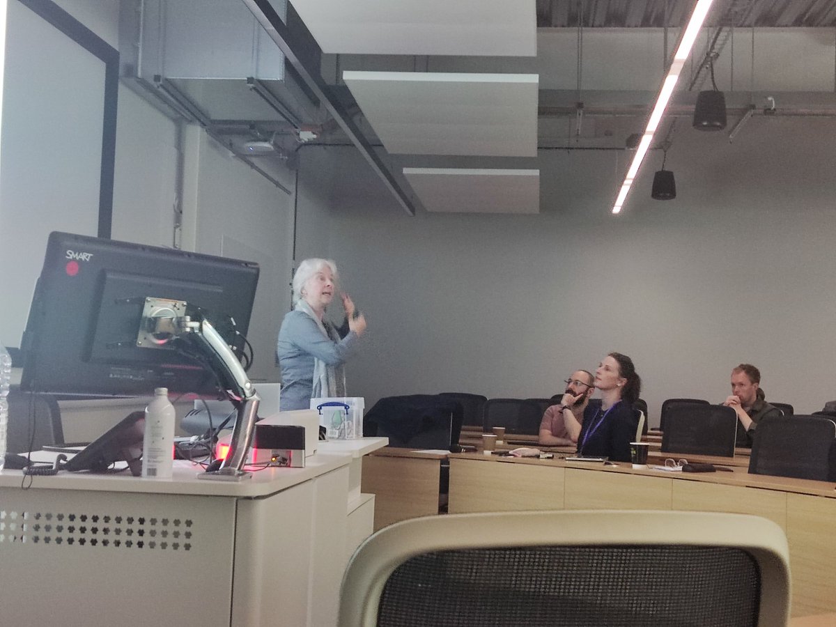 devjoniscience's tweet image. Prof. Barbara Webb: &quot;Frames of reference, #neural #circuits and dancing #bees&quot;

#nibai2025 #TUoS