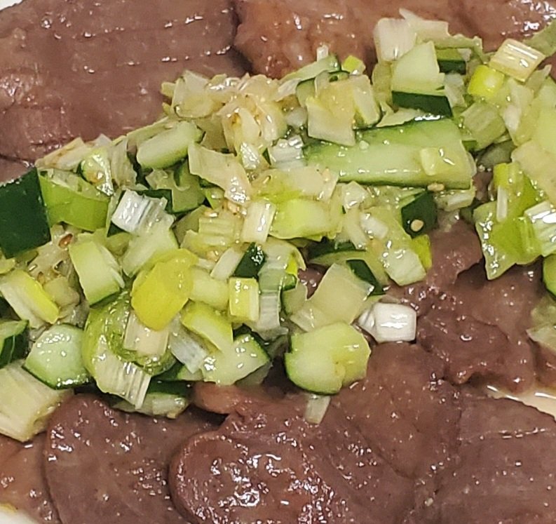 今日のきゅうりです

「牛たんにねぎきゅうり塩だれをかけました」です🐄🥒
牛たん大好きです

かんぱーい🍹