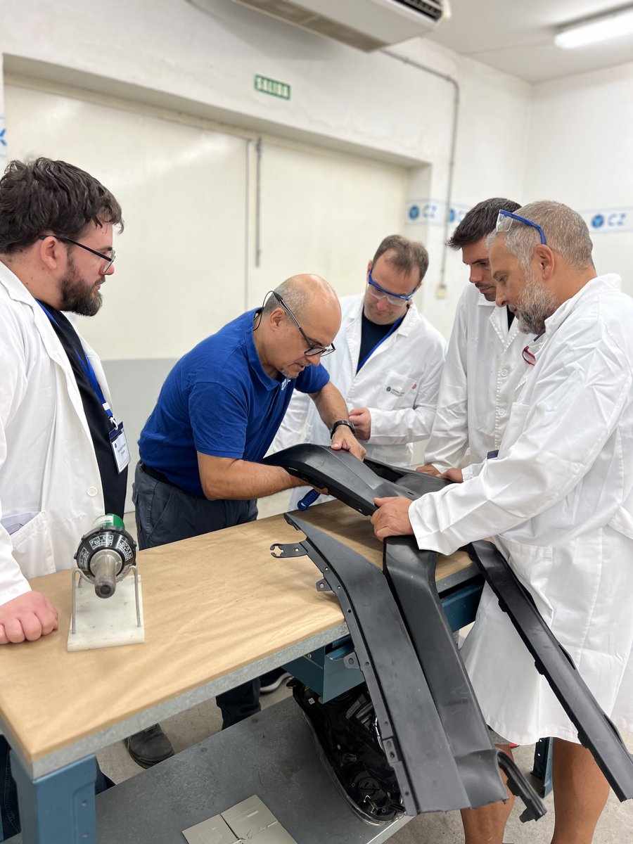 Esta semana, estamos impartiendo en nuestras instalaciones un curso especializado en Técnicas de reparación sin pintura (#PDR) y reparación de plásticos en la carrocería del automóvil, dirigido a docentes de #formaciónprofesional de Aragón y organizado por el <a href="/cifpa_aragon/">CIFPA-FP ARAGÓN / CRN Logística y Transporte</a>