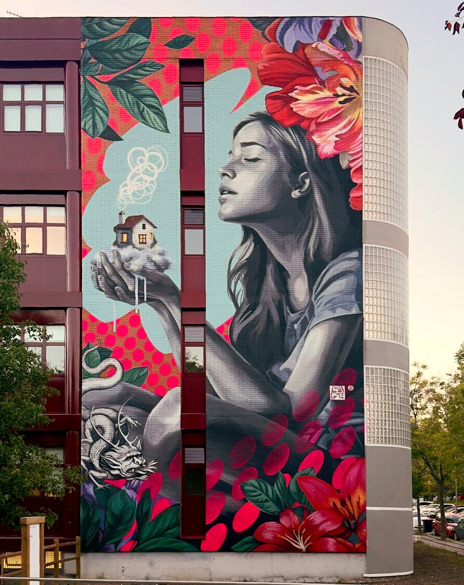 NinjaDilek's tweet image. Home is where the story begins.&quot;
Mural by Lula Goce, Spain 💥
#zelena  #BBMzansi #bbb25      
#ChumVeer #TRUMP #riyadh  #ZeeNuNew #gaza #streetart