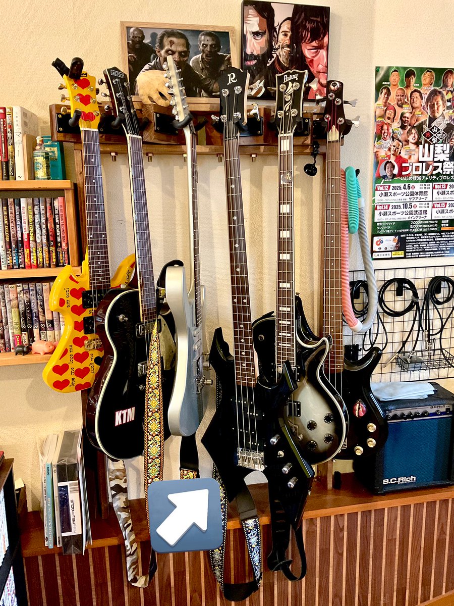 roba_yamanashi's tweet image. 今日はウイスキーくじが届きました！
何とイチローズモルトがROBARに仲間入り😳
まあ、お値段なりですが嬉しい🥃︎︎︎👍🏻

そして思わずポチってしまったB.C Richワーロックも届きました🎸✨
弦楽器8兄弟の末っ子として可愛がっていきたいです😊

でもヘッド重すぎるんだよな...

#ROBAR
#BASS