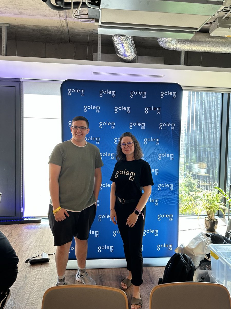 _chirill's tweet photo. @golemproject @ETHWarsaw 
#ethwarsaw 
A great ethereum-based database. https://t.co/sr6ikYnz1J