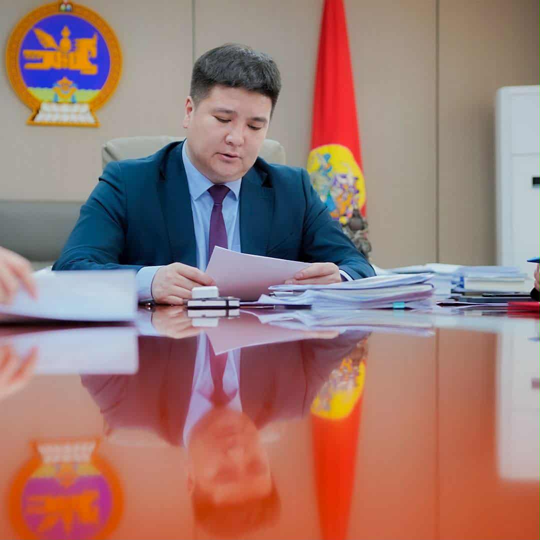 ankhuush09's tweet photo. Толгойт хотыг орон сууцжуулах газар чөлөөлөлт эхэллээ.  СХД-ийн засаг дарга Ц.Баттөр: Эхний ээлжинд СХД-ийн 4-р хорооны 63 га талбайн 901 нэгж талбарыг чөлөөлнө https://t.co/caIZsf9A0f