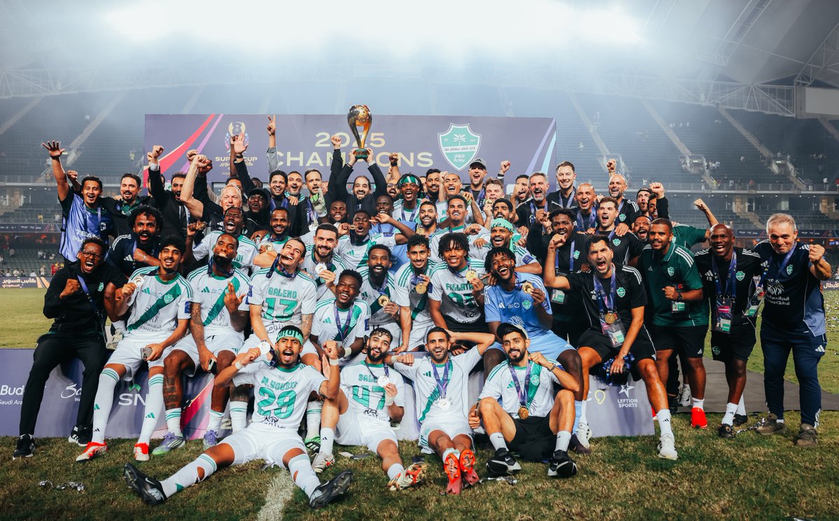 🚨 إدارة النادي #الأهلي صرفت مكافآت مالية للاعبي الفريق تقديرًا لجهودهم التي توّجت بتحقيق كأس السوبر السعودي..

كما منحت العاملين بالنادي مكافآت خاصة نظير أداءهم المتميز خلال الموسم الماضي، في إطار حرصها الدائم على تحفيزهم ومكافأتهم على الإنجازات.