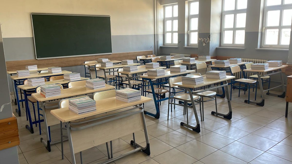 DEVLETİMİZİN SAĞLADIĞI İMKANLA ÖĞRENCİLERİMİZİN KİTAPLARI SIRALARININ ÜZERİNDE HAZIR. ALLAH DEVLETİMİZE ZEVAL VERMESİN.

<a href="/tcmeb/">Millî Eğitim Bakanlığı</a>
<a href="/Yusuf__Tekin/">Yusuf Tekin</a> 
<a href="/HuseyinKir64/">Hüseyin Kır</a> 
<a href="/B_Polattimur/">h.bayram polattimur</a>