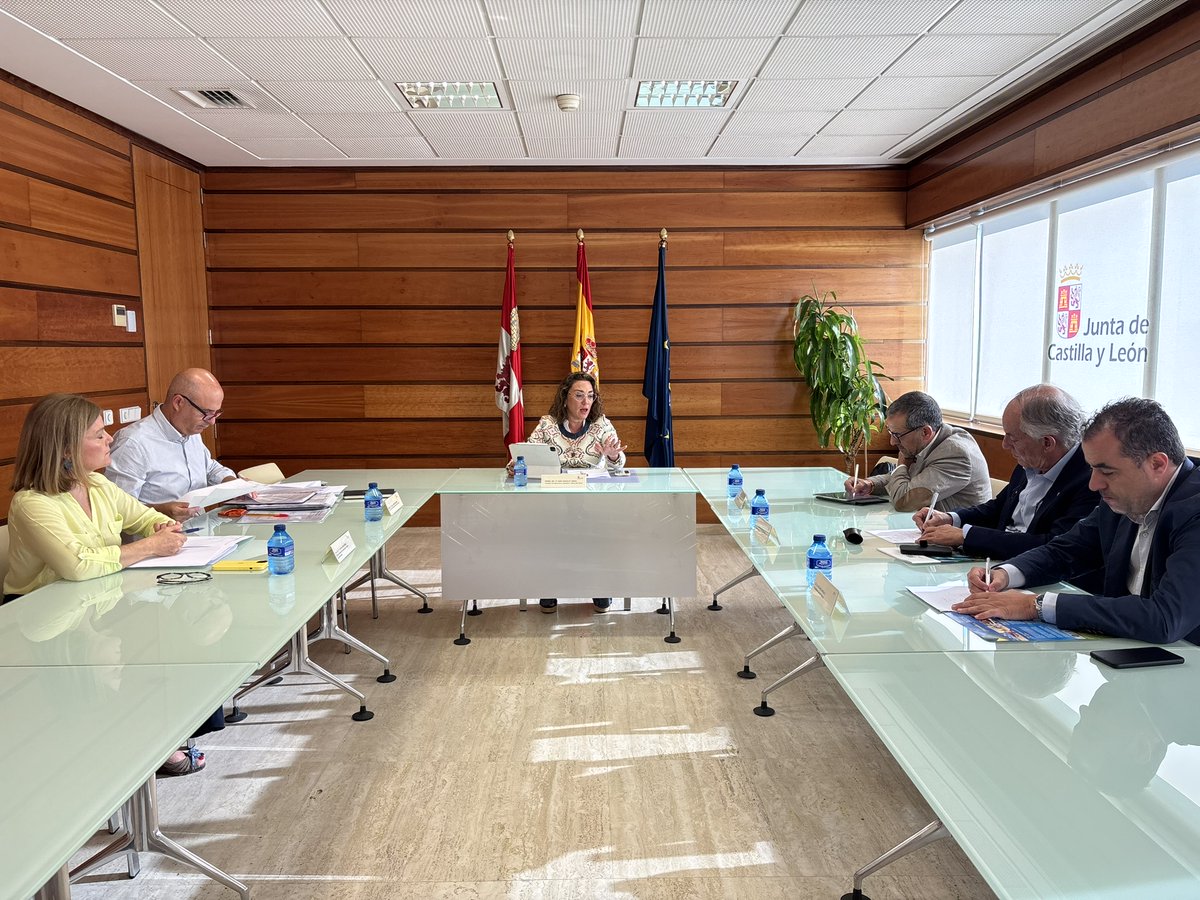 💚 Nuestro gerente, Octavio Gonzalo, como representante del sector vacuno en <a href="/urcacyl/">Urcacyl. Cooperativas agroalimentarias CyL</a> se reúne con <a href="/MariaGlezCorral/">Maria González Corral</a> para impulsar medidas de recuperación tras los #incendios en #CyL 

#CarnedeVacuno #VacunodeCarne #Cooperativa #Extensivo #Ganadería #SectorGanadero