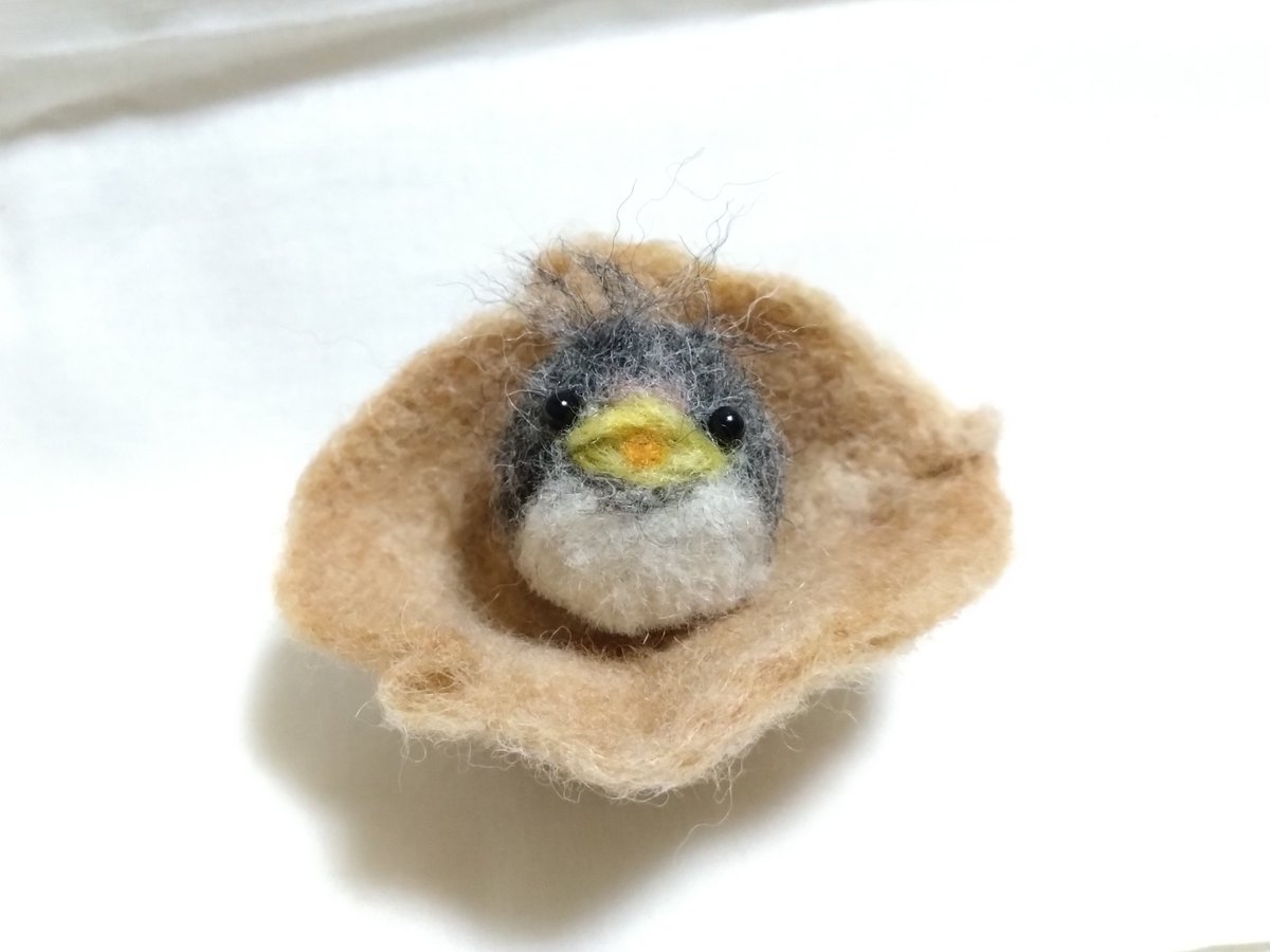 羊毛フェルト… ツバメの雛ちゃん ?ｸﾚｸﾚｰ って言ってるとこ?