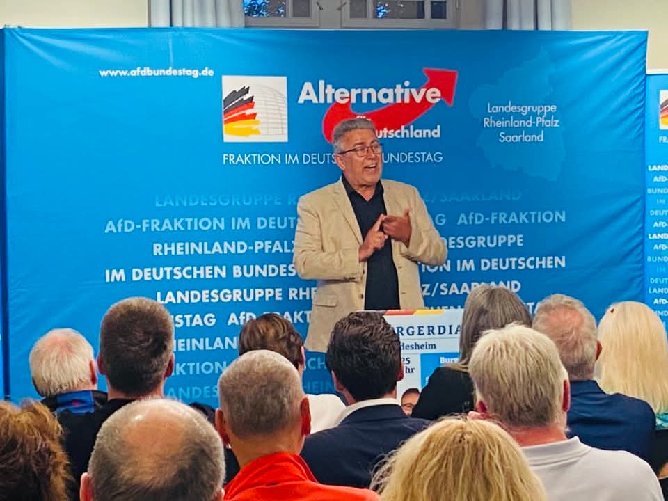 Bis auf den letzten Platz war die Burg Windeck in Heidesheim gefüllt, als die AfD-Landesgruppe Rheinland-Pfalz im Bundestag gestern ihren Bürgerdialog durchführte. Die Mitglieder des Bundestages, <a href="/IrisNieland/">Iris Nieland</a>, Thomas Stephan und <a href="/Schattner_MdB/">Bernd Schattner MdB</a> blieben keine Antwort schuldig.