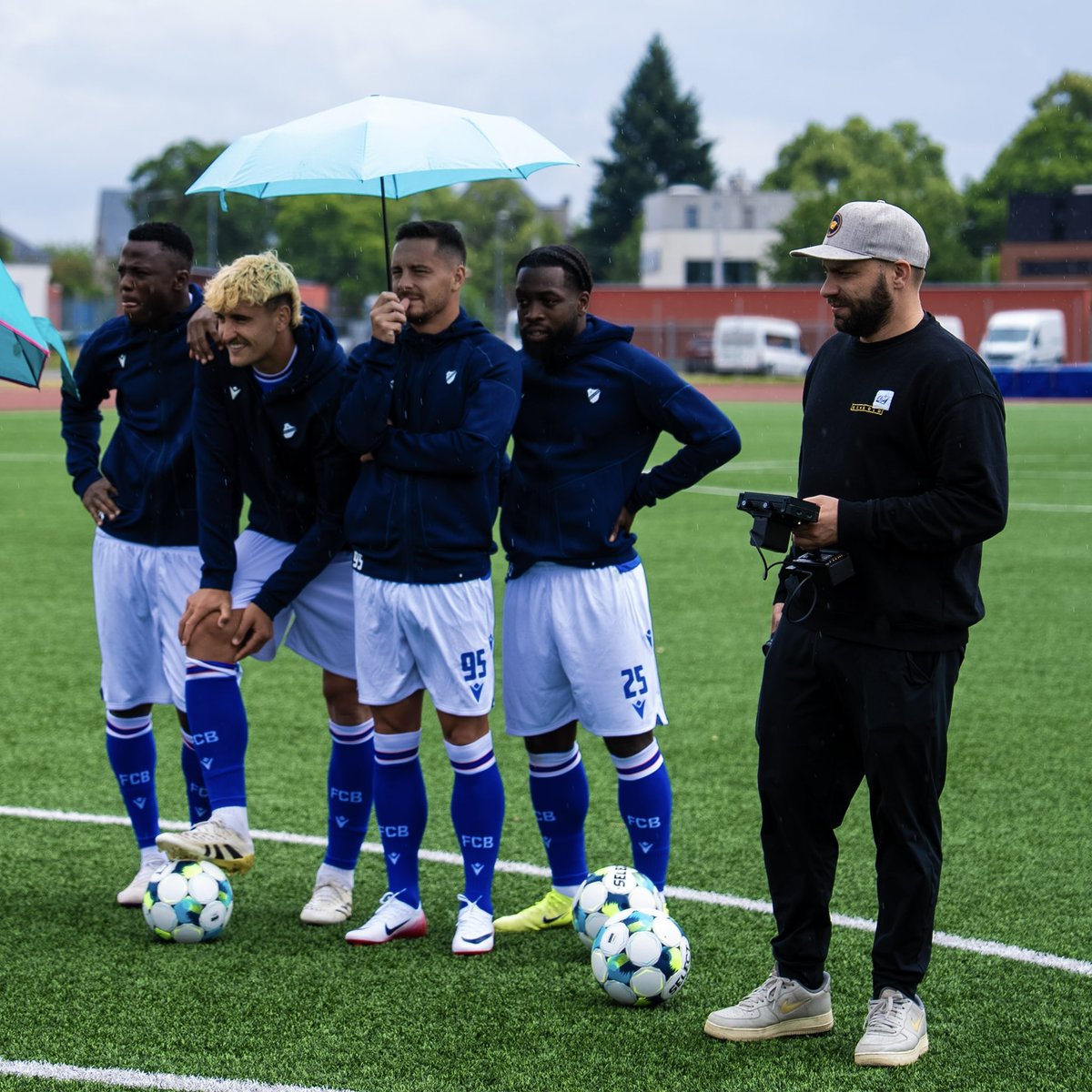 🎥 Our video crew teamed up again with <a href="/iFortunaCZ/">iFortuna.cz</a> to shoot sponsor spots for clubs from the Czech Football League. 

🙌 You can catch them on TV before every league match of <a href="/slaviaofficial/">SK Slavia Praha</a>, <a href="/bohemians1905/">Bohemians Praha 1905</a> &amp; <a href="/fcbanikostrava/">FC Baník Ostrava</a>. 

#Go4Gold #football #fortuna