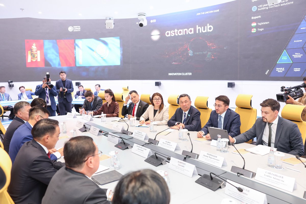 🇲🇳🤝🇰🇿УИХ-ын дарга Д.Амарбаясгалан Казахстан Улсад хийж буй албан айлчлалын хүрээнд тус улсын Цахим засаглалыг дэмжих төвтэй танилцав. 

🌐: parliament.mn/nn/75619/

#Parliament126 
#MongolianParliament 
#ГурванТөгөлдөршил