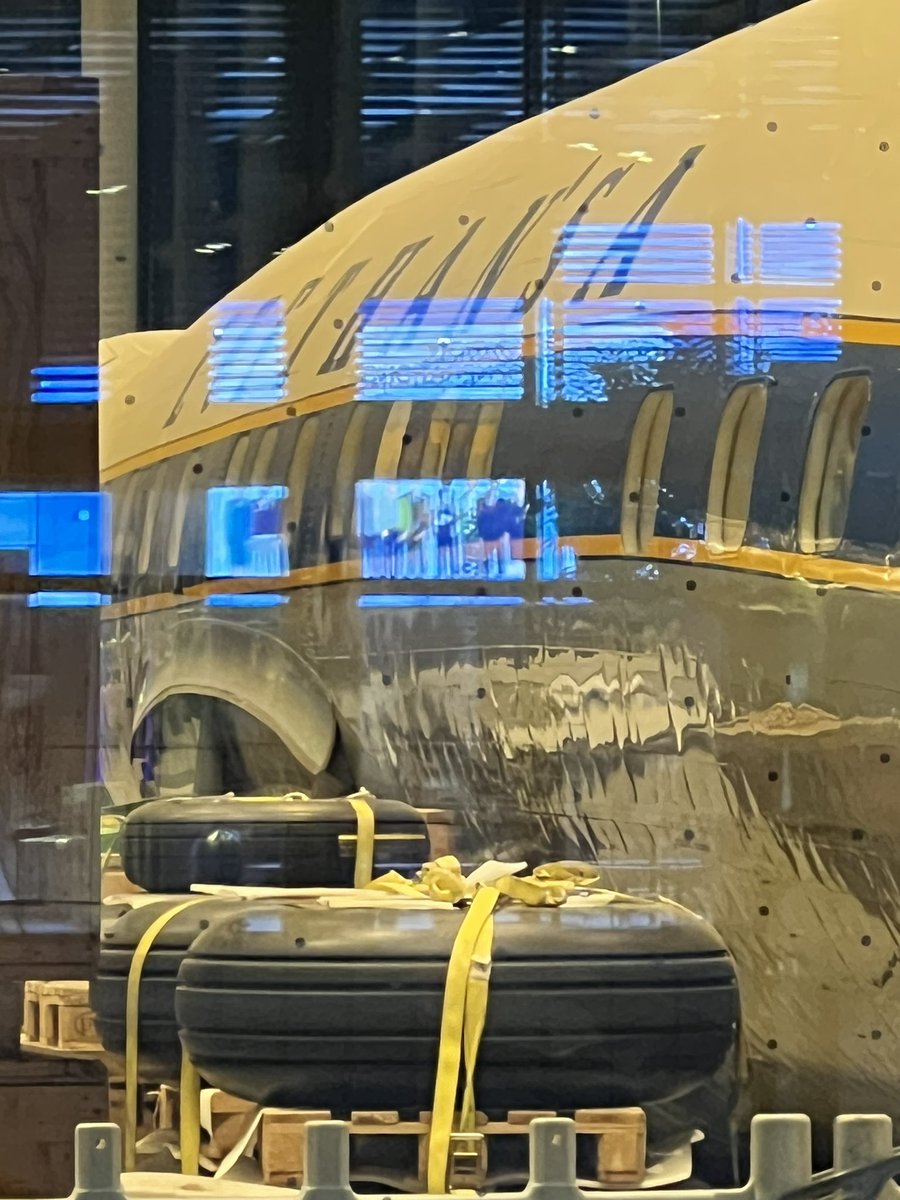 SpaethFlies's tweet photo. New home for 1950s @lufthansa #lockheed #SuperStar next to LH HQ at @Airport_FRA. Will be assembled soon, glass hangar opening in April 2026 will also display #junkers #ju52 D-AQUI. All in time for LH‘s 💯anniversary #avgeek https://t.co/flcl1PGjYw