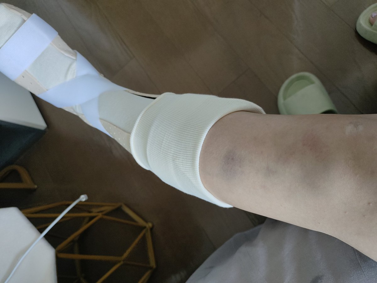 武汉黎明酒吧每周都有交友聚会
来这里的都是圈里朋友
预约订台识别海报二维码咨询
（最近腿伤了 俺人不一定在店 但是私信我会给你安排好哒）
#武汉sm #武汉线下 #武汉同城