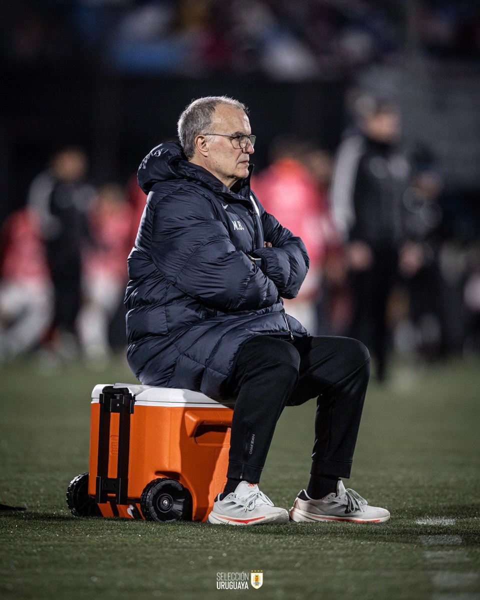Qualified ✅

Marcelo Bielsa and Uruguay will be at the 2026 World Cup after securing qualification last night with a 3-0 victory over Peru.

🇺🇾 Bielsa's third World Cup confirmed at the age of 70 👏