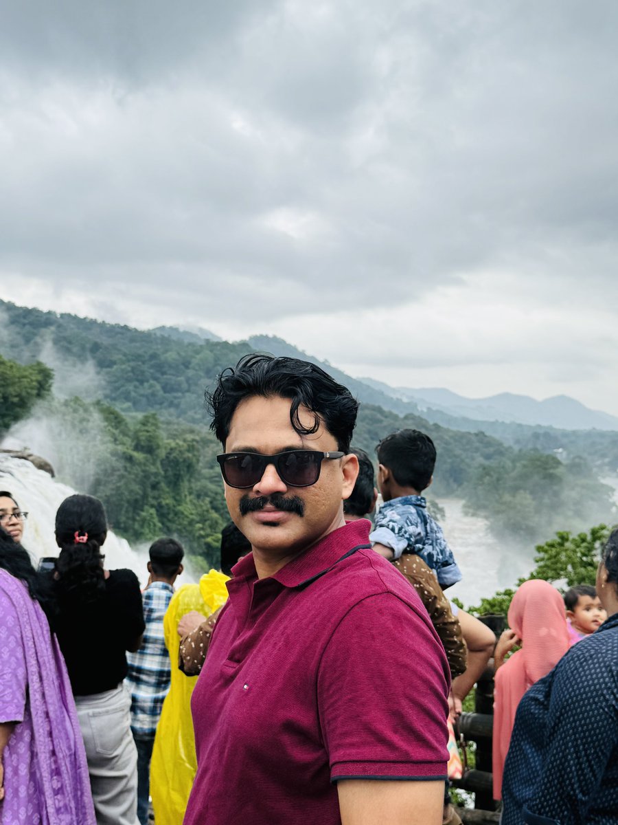 basheervty323's tweet photo. പുഞ്ചിരി വിടരട്ടെ …
സന്തോഷം നിറയട്ടെ …
നബിദിനാശംസകൾ 🌙⭐️
ഓണാശംസകൾ …🌼🌸🌺 https://t.co/qXO0uX3iu4