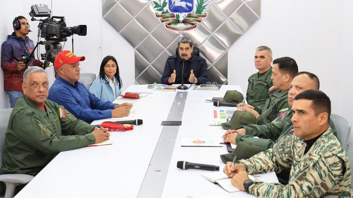11_eglee's tweet photo. #notocias
Nicolás Maduro: «Para la #frontera con Colombia lo que brilla es #mejoría y lo que se ve en el #horizonte es paz y felicidad para la población binacional» https://t.co/jJjHSSP052