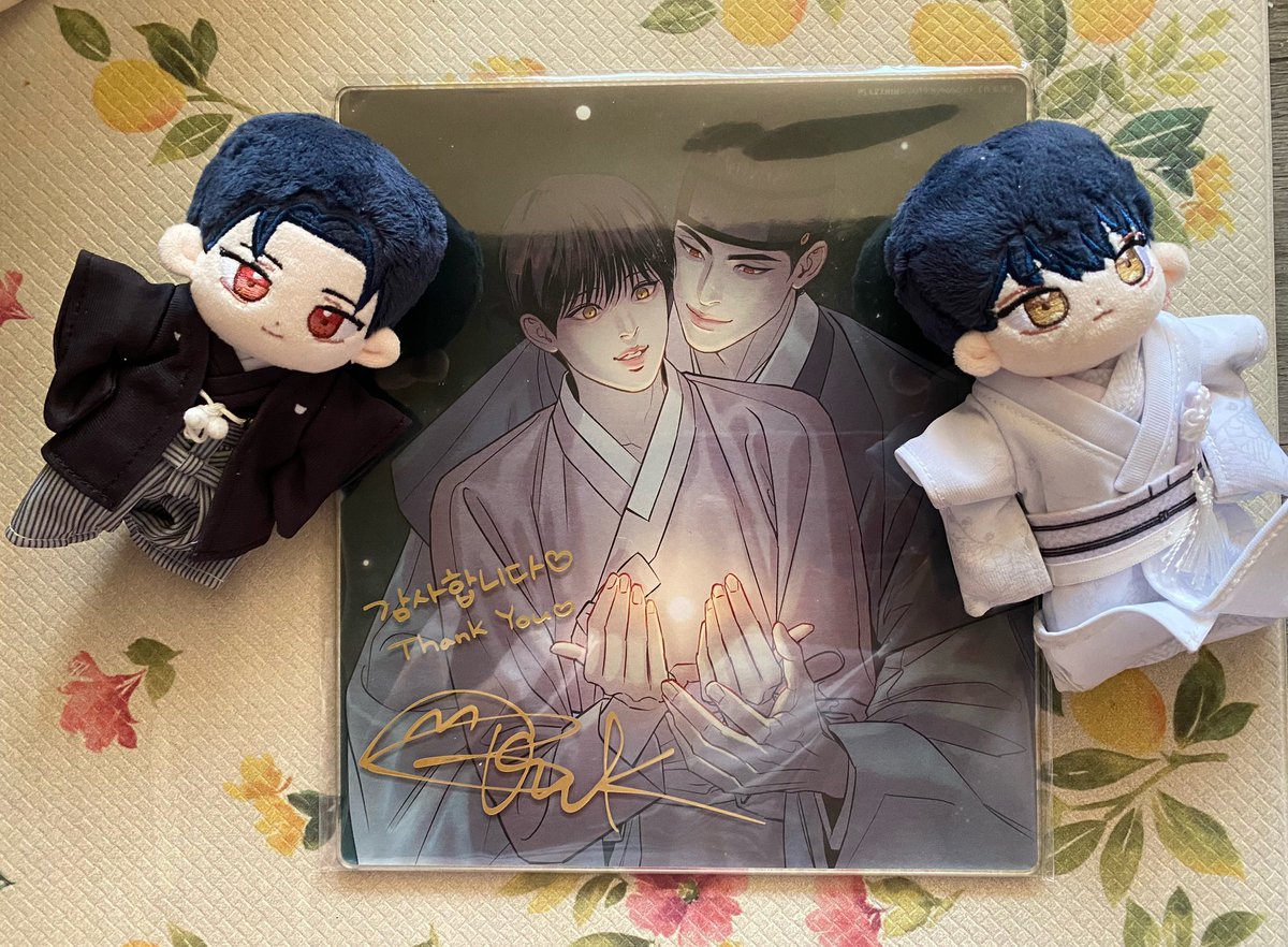 mikkichi63's tweet photo. 我終於收到書啦❤️
老師我會好好珍惜！

希望第八集出版的時候，
您可以再來台灣簽書會❤️
#야화첩
#夜画帳
#PainterOfTheNight
@ByeonDuck_先生 https://t.co/cqWkRBEUgq