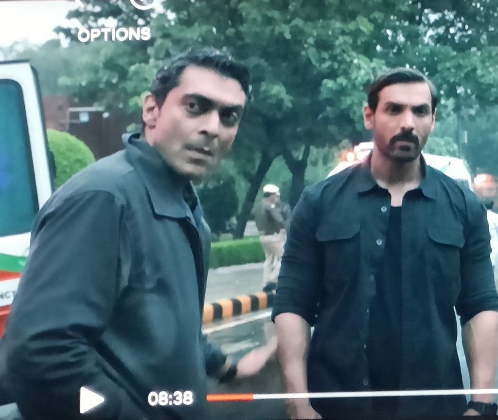 Farhan John Abraham has recently worked with Pakistani Actor Ally Khan in his movie 'Tehran'

A few days ago he was teaching us Patriotism 😂