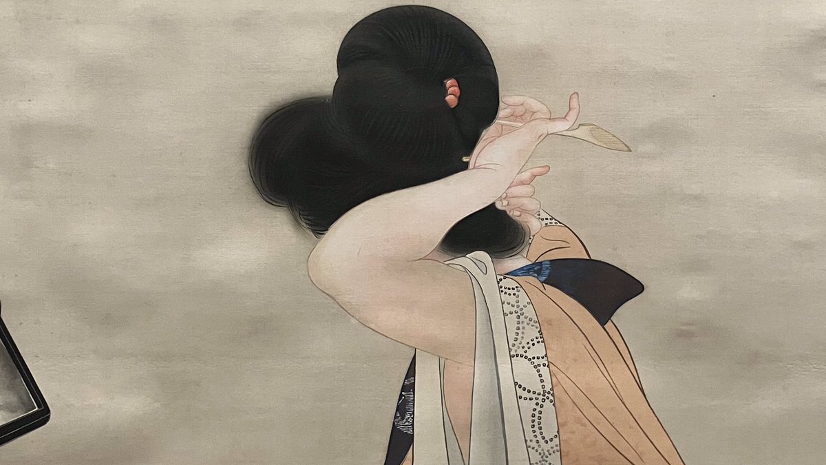 #京都の日本画展 おすすめ卒業制作
土田麦僊《髪》明治44年（1911）
鏡台に向かって髪を整える女性。横向きの構図が斬新です。腕で隠された顔はどんな表情なのでしょう？モデルを写生して現実感を出し、腕の肉感や手の仕草に官能的な女性美が表れています。