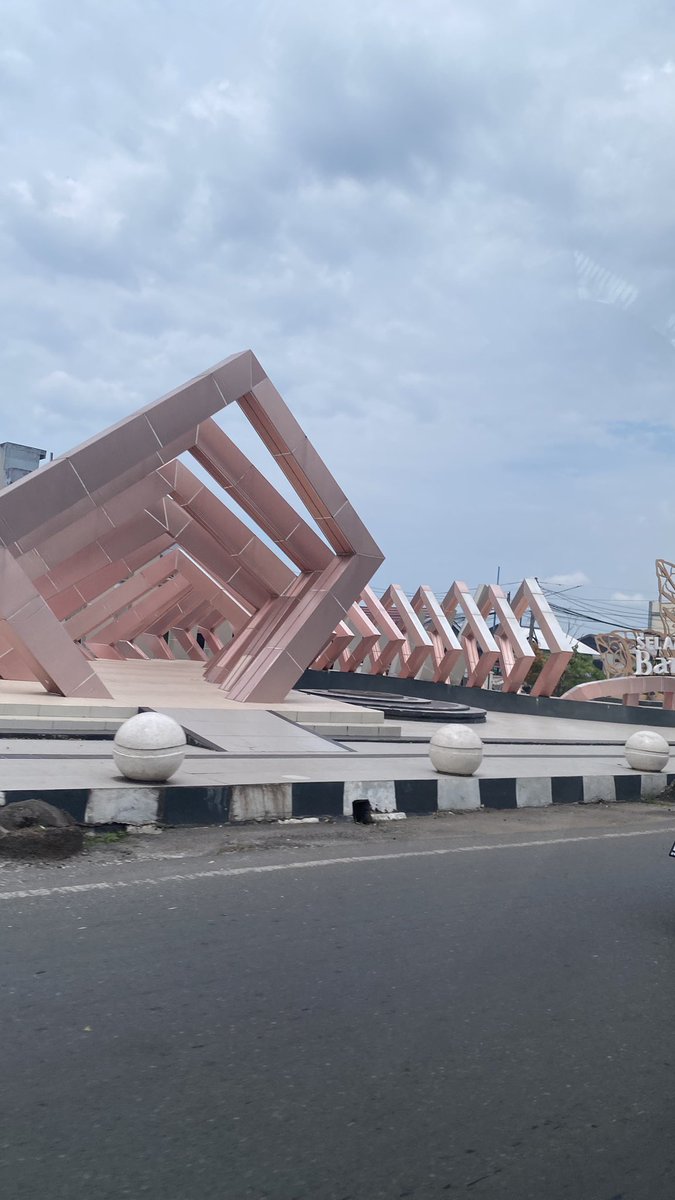 Lawas bnr kdd bejinguk ke kota nh. Aur di hutan ha