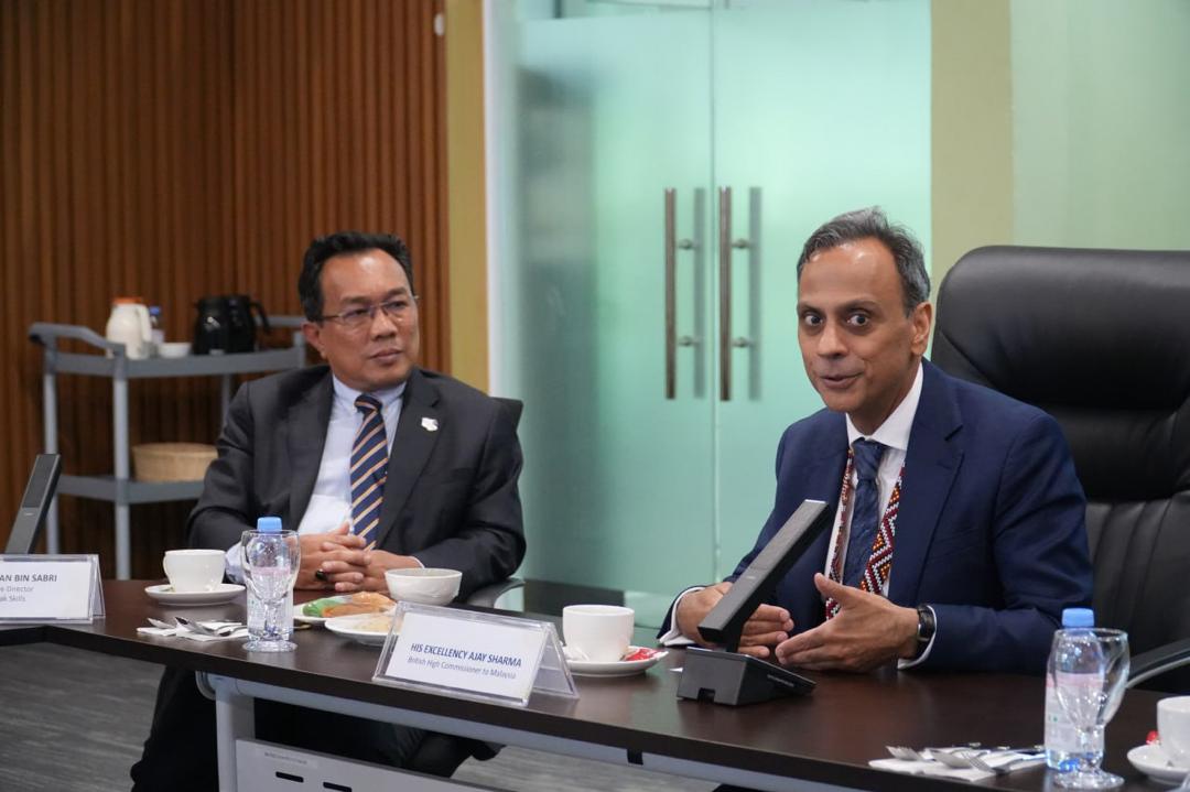 UKinMalaysia's tweet image. Strengthening partnerships for future-ready education. 🇬🇧🇲🇾

High Commissioner Ajay Sharma connect with #Sarawak Skills to explore #innovative pathways for skills development and collaboration.