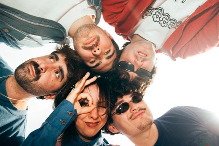 🚨Nuevo #Podcast de #TiemposModernos 
🎉A por la 9ª temporada 😍

<a href="/bummotionclub/">𝘽𝙪𝙢 𝙈𝙤𝙩𝙞𝙤𝙣 𝘾𝙡𝙪𝙗</a> 
<a href="/Kozai_oficial/">Kozai</a>
<a href="/Vortice_Cero/">Vortice.Cero_Banda</a> 
<a href="/celiaesceliaca/">Celia es Celíaca</a> 
<a href="/salvanamusica/">Salvana</a> 
#LagartijaNick
<a href="/saradelvallemsc/">Sara del Valle</a> 
#AMares
#Ortiga
<a href="/elyellamusic/">ELYELLA</a> ft <a href="/siloe_music/">Siloé</a> 

🎙️ podcasts.apple.com/es/podcast/tie…

🎙️go.ivoox.com/rf/156924229