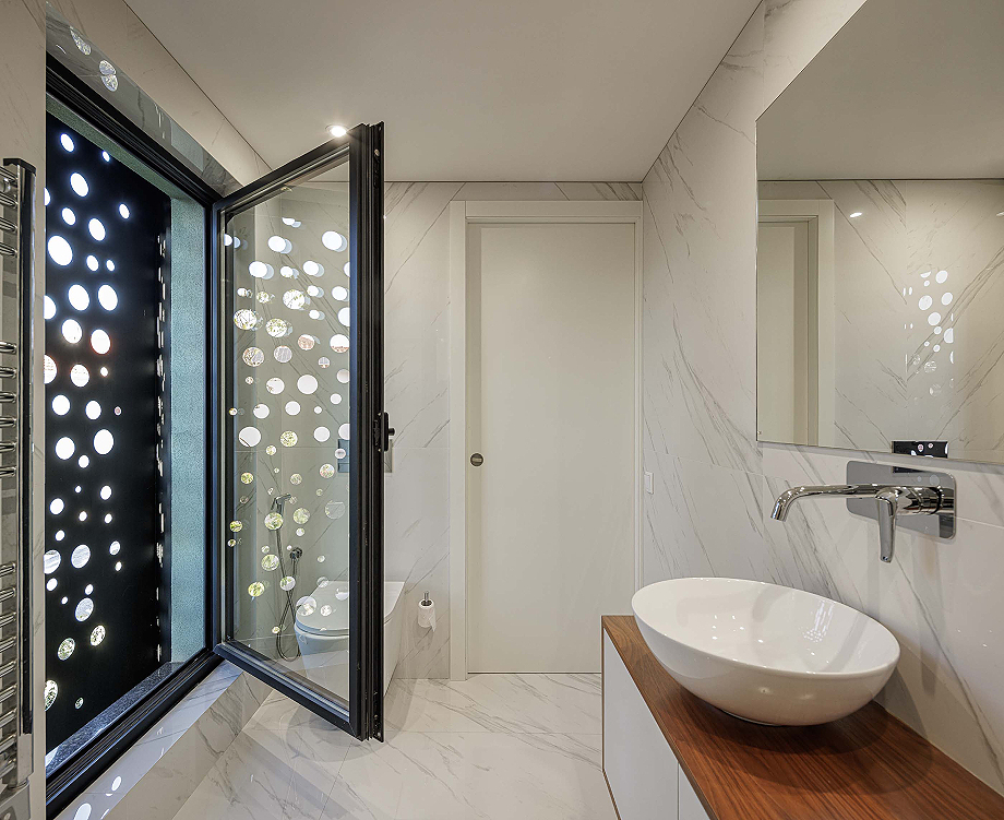 Interior_es's tweet image. La Casa PI es un proyecto realizado por Arquitectos RT, donde conviven en armonía pasado y presente.
-&amp;gt; Fotografías: @ivotavaresnet
-&amp;gt; interioresminimalistas.com/2025/09/05/arm…
-&amp;gt; #arquitectura #diseñodeinteriores #casas #casasmodernas #casascontemporáneas #casasenOporto #casasenPortugal