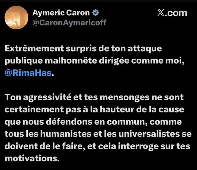 EricNaulleau's tweet image. Aymeric Caron se crêpe le keffieh avec Rima Hassan au sujet de la Palestine (what else ?). Sans comprendre que le message de sa collègue est que tous les Blancs de LFI doivent dégager pour laisser place aux racisés.  Ce brave garçon a toujours été un peu lent…