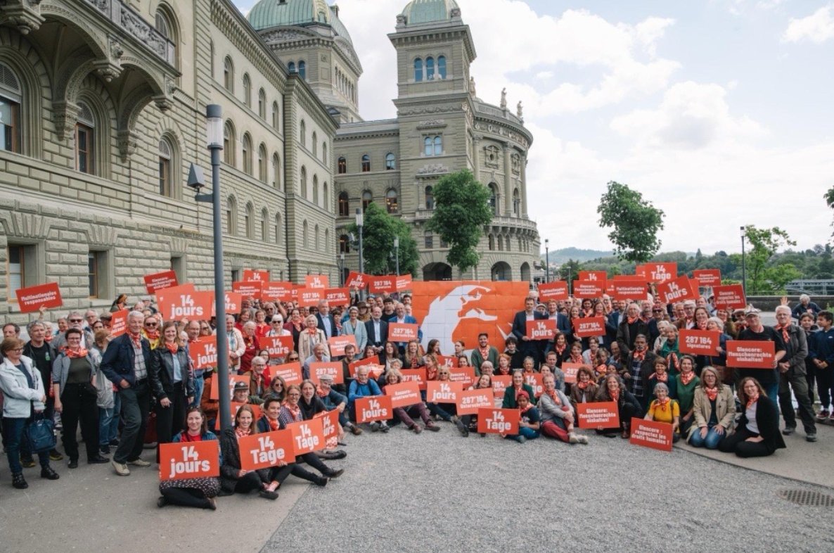 EmpresasRespon's tweet image. ‼️Buenas Noticias‼️ Tras la intensa campaña de la Coalition pour des multinationales responsables, el Consejo Federal🇨🇭Suizo presentará una propuesta legislativa de diligencia debida empresarial antes de marzo de 2026.  Lee la noticia 👇 #YesToCSDDD 
corporatejustice.org/news/press-rel…