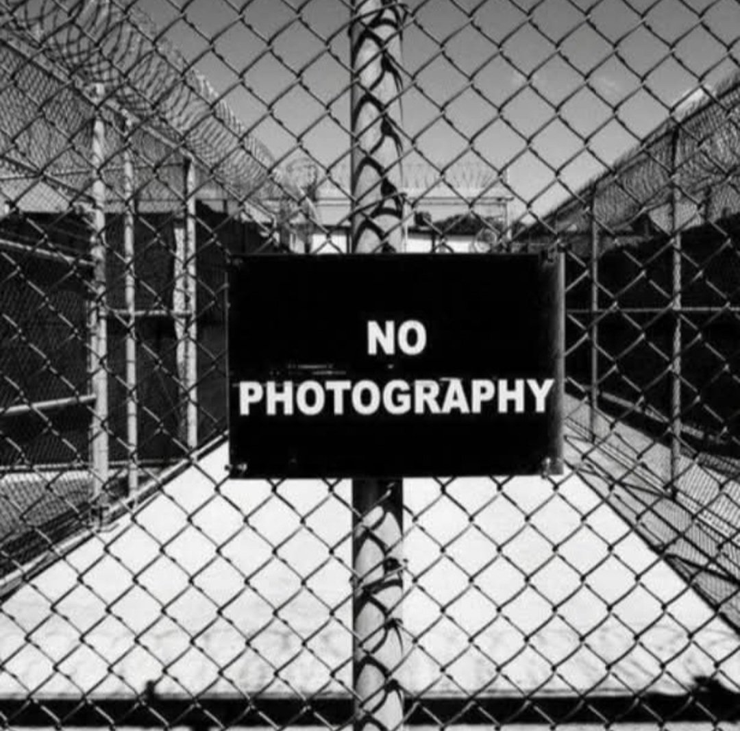 "Nos envejece más la cobardía que el tiempo.
Los años sólo arrugan la piel, pero el miedo arruga el alma"
Facundo Cabral