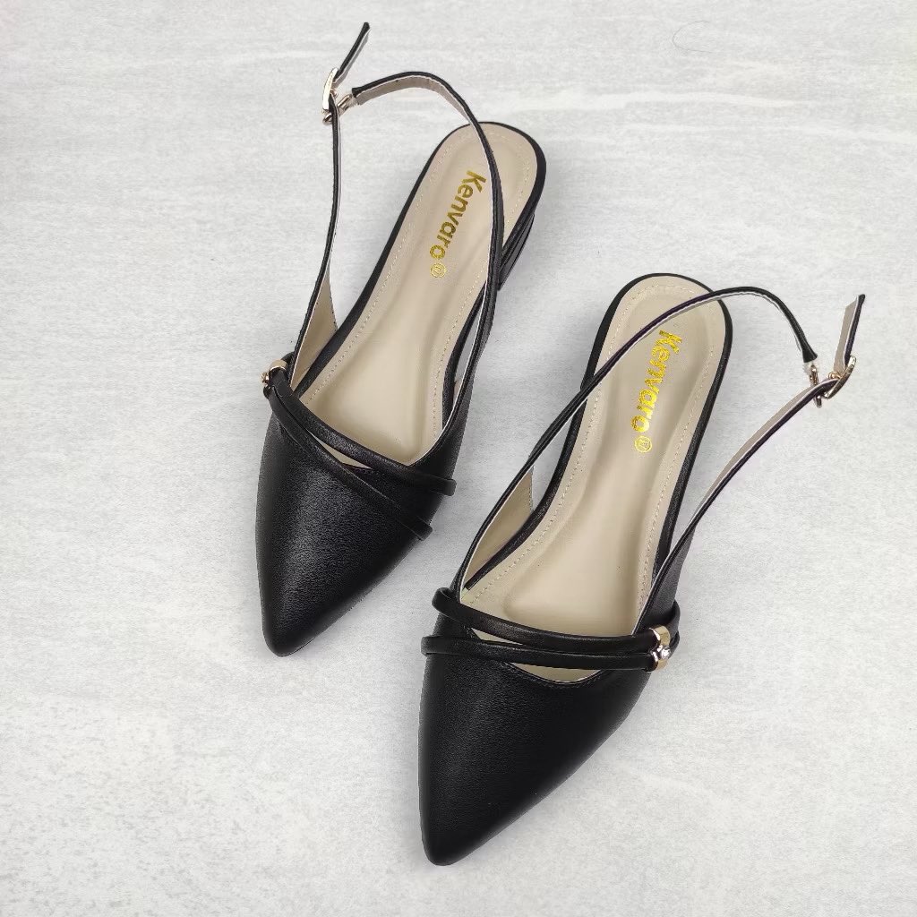 xabiruni's tweet image. Rekomendasi 
Pretty Black FOOTWEAR

- a thread