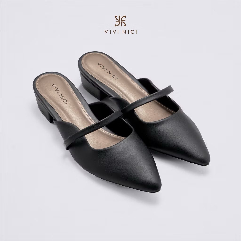 xabiruni's tweet image. Rekomendasi 
Pretty Black FOOTWEAR

- a thread