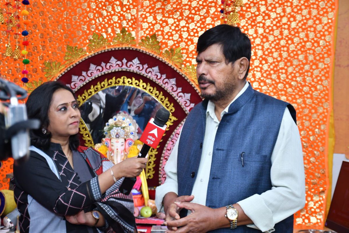 RamdasAthawale's tweet photo. काल मुंबईत ABP माझा, News18 लोकमत, TV9 मराठी, Zee 24 Taas, Sam TV आदी अनेक न्यूज चॅनेलच्या कार्यालयांना भेट दिली. बाप्पाच्या शुभेच्छा देत संपादक व टीमसोबत सामाजिक न्याय, समरसता आणि जनहिताच्या मुद्द्यांवर मनमोकळा संवाद झाला.
#abpmajha #samtv #zee24taas https://t.co/8RyzCfK4GP