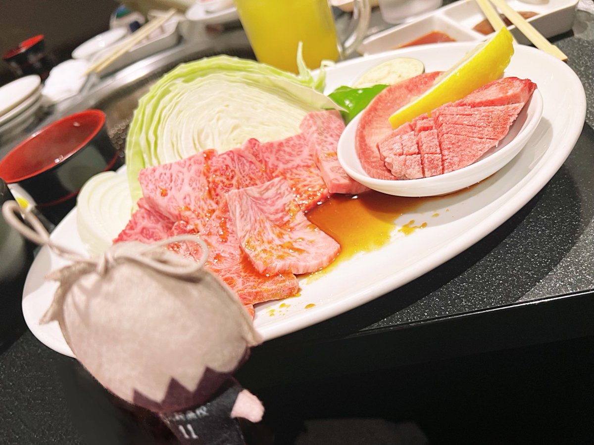 ｵﾄﾋだよ〜✌️
先日ママとおばぁちゃんとランチ行ったよ〜❣️
おいしかったﾉﾀﾞ😋💓

そして、明日はシャインマスカット販売会あるらし〜よ🍇💚
ぜひ手に入れてね❣️
当たったら一粒わたしにもちょうだ〜い🎶😋💓
今日もがんばろ〜

#パチンコ #パチスロ #マルハン #焼肉 #肉欲しそうにしてる子いる🥩