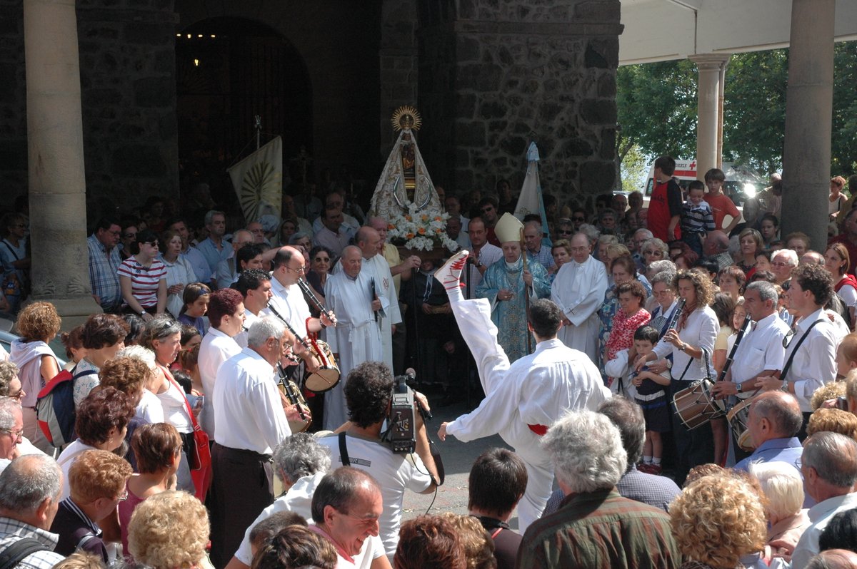 Hogei urte Arrateko dantzak eraberritu genituela
dantzan.eus/kidea/kezka/ar…