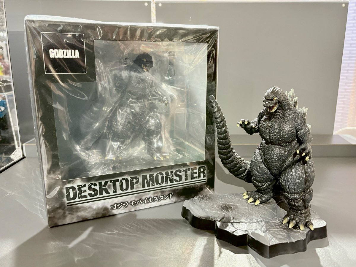ゴジラ・ストアOsaka (@godzillas_osaka) on Twitter photo 🎉🎁プレゼントキャンペーン🎁🎉
人気商品のモバイルスタンドから「ゴジラ」を抽選で1名様にプレゼント!
【参加方法】
1️⃣このアカウント(<a href="/GodzillaS_Osaka/">ゴジラ・ストアOsaka</a>)をフォロー
2️⃣ この投稿をリポスト
【応募期間】
9月20日(土) 23時59分まで
⚠️続く注意事項を必ずお読みください 🎉🎁プレゼントキャンペーン🎁🎉
人気商品のモバイルスタンドから「ゴジラ」を抽選で1名様にプレゼント!
【参加方法】
1️⃣このアカウント(<a href="/GodzillaS_Osaka/">ゴジラ・ストアOsaka</a>)をフォロー
2️⃣ この投稿をリポスト
【応募期間】
9月20日(土) 23時59分まで
⚠️続く注意事項を必ずお読みください